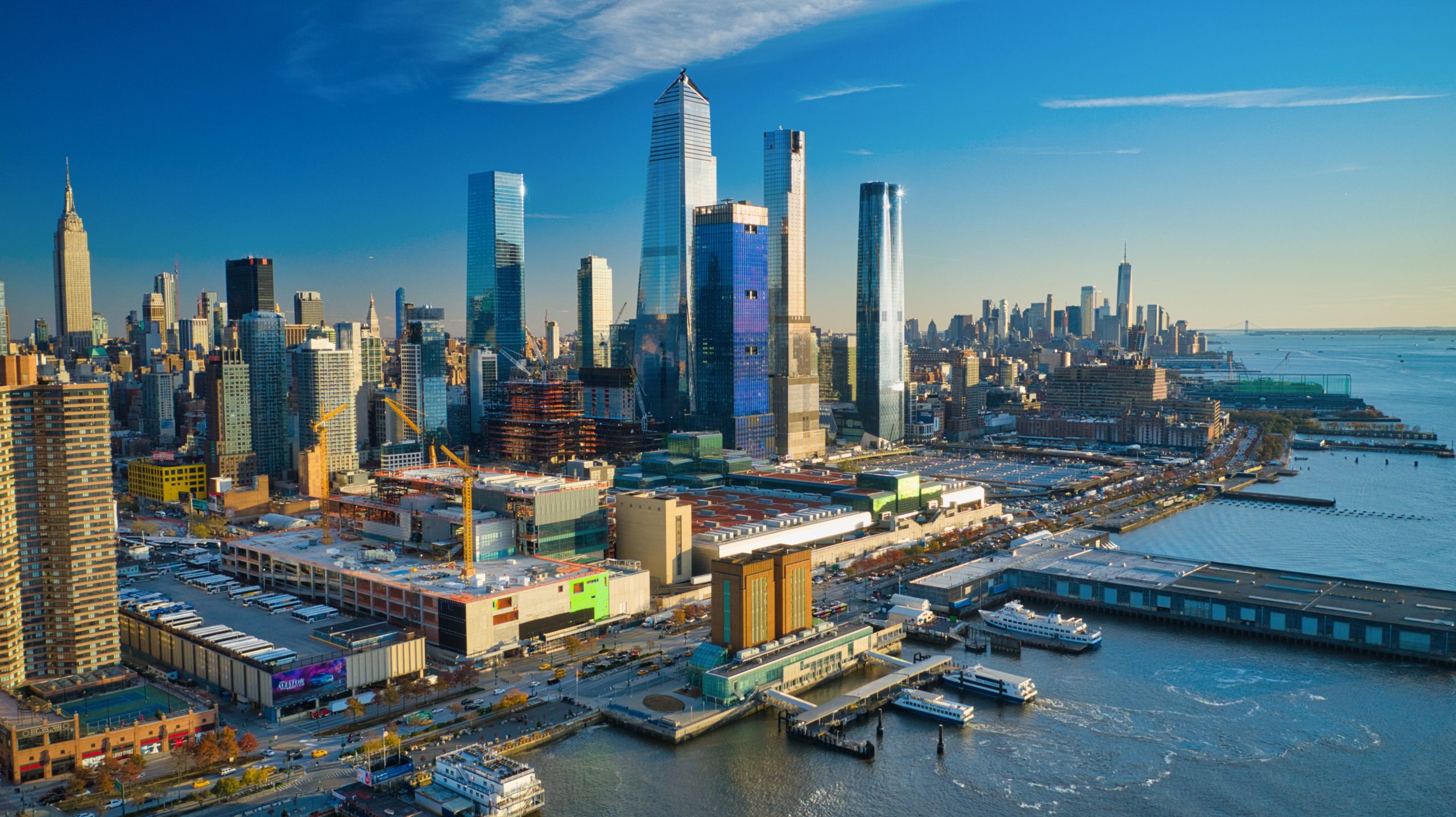 Aerial view of Hudson Yards and the Manhattan skyline